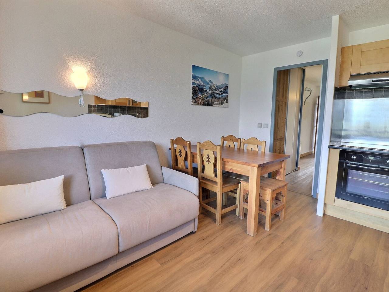 Appartement entier, Appartement La Tania 4 pers, skis aux pieds, 2 pièces, balcon, résidence Grand Bois A in La Tania, La Perrière