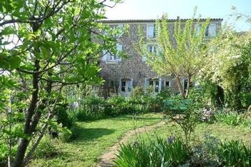 Gîte pour 4 personnes, avec jardin et terrasse, animaux acceptés à Santa-Reparata-di-Balagna
