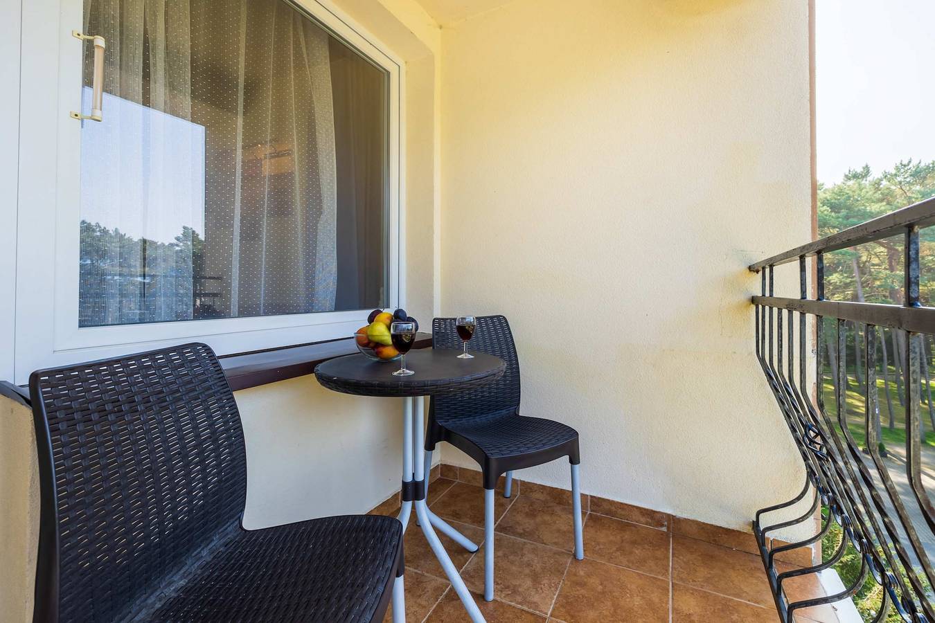 Ganze Wohnung, Family Apartment with Balcony | Close to the Beach and Parking in Łukęcin, Baltic Sea Pomerania