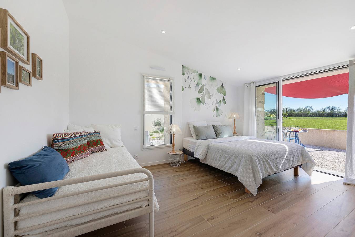 Habitación de huéspedes À L'orée Des Bois «Chambre Maritxu» con terraza privada, jardín y Wi-Fi in La Gaubretière, Valle del Loira