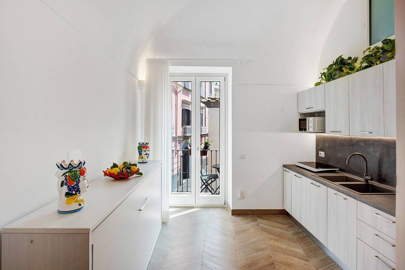 Apartamento inteiro, Casa de férias 'Suite Deluxe Punta Campanella' com varanda, Wi-Fi e ar condicionado in Massa Lubrense, Nápoles (província)