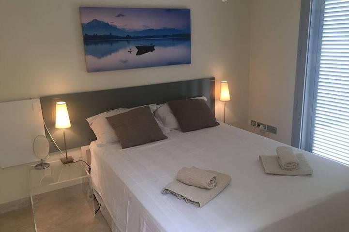 Superb location & views, heated pool (Apr - Oct), beach/restaurants 7 mins walk! in La Herradura, Almuñecar