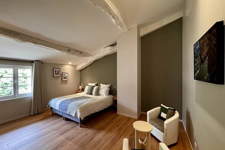 Location de vacances pour 6 personnes, avec piscine ainsi que jardin et terrasse à Saint-Sulpice-de-Faleyrens - 3