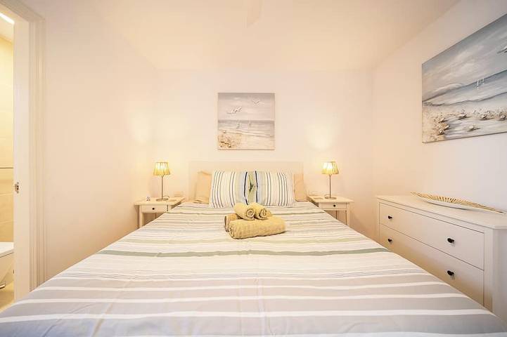 Appartement entier, 2 chambres à Los Gigantes avec grand jardin privé et terrasse avec vue sur la mer in Playa de los Guíos, Santiago del Teide