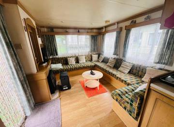 Gîte pour 6 personnes, avec piscine ainsi que vue et jardin, animaux acceptés à Philippeville
