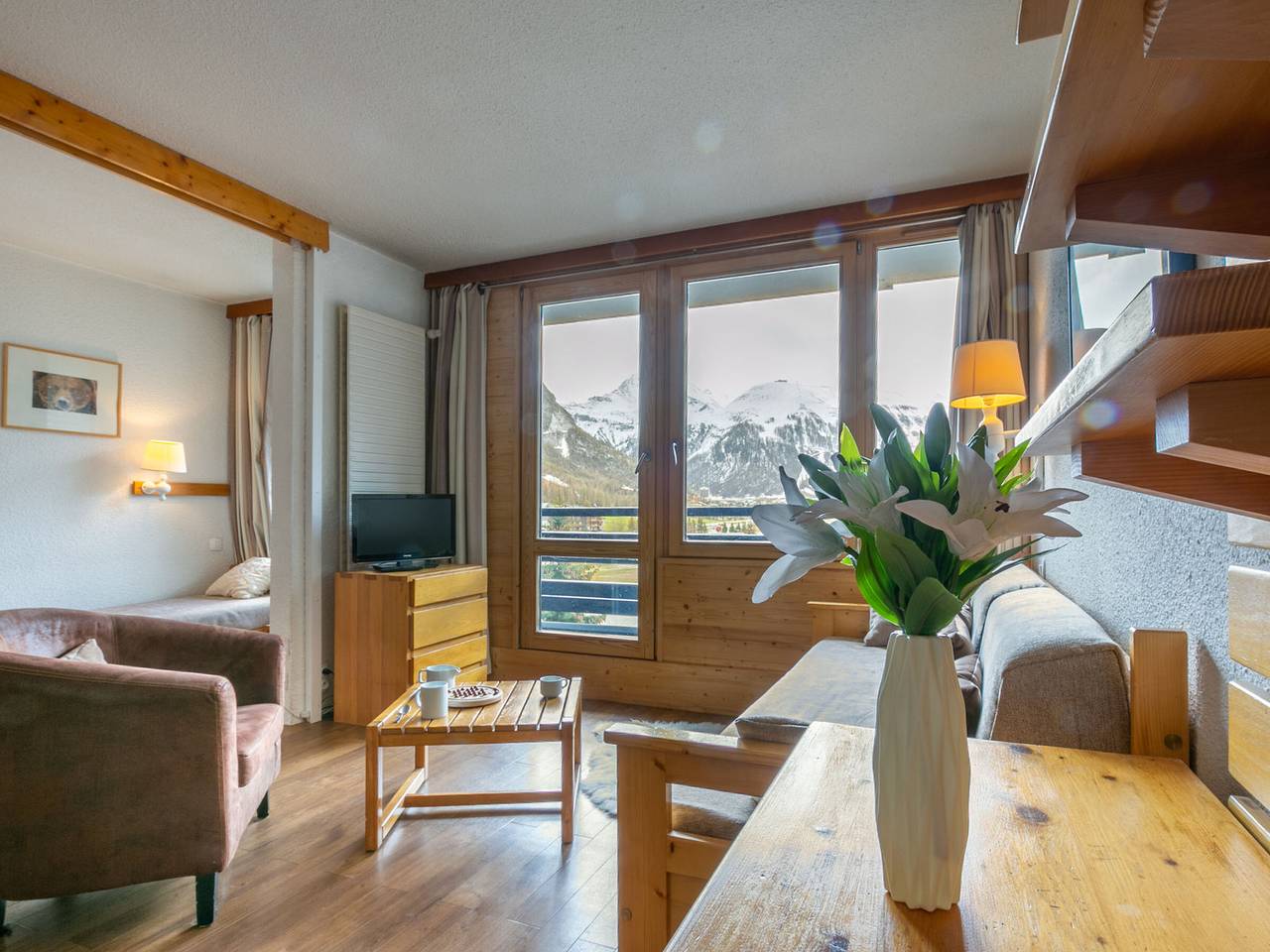 Studio entier, Appartement skis aux pieds à La Daille avec balcon et cuisine équipée in Val-d'Isère, Parc National de la Vanoise