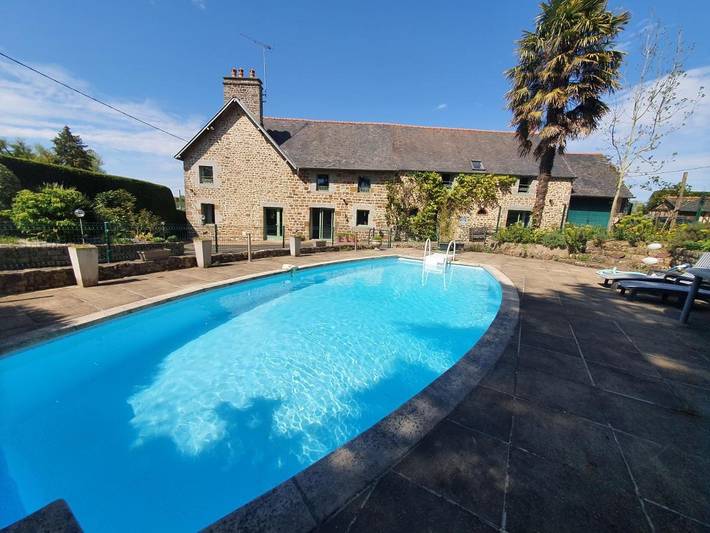 Chambre d’hôte pour 4 personnes, avec vue ainsi que piscine et jardin à Saint-Quentin-sur-le-Homme