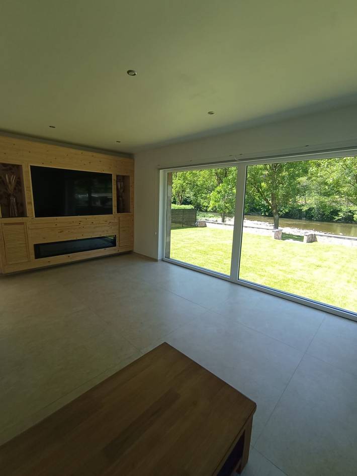 Location de vacances pour 10 personnes, avec vue et jardin à Comblain-au-Pont