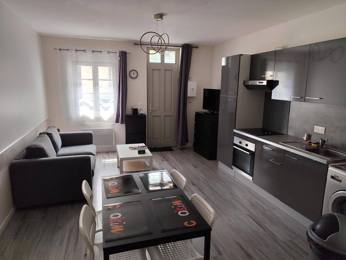 Appartement entier, Studio meublé centre ville- gare Villers Cotterets in Villers-Cotterêts, Aisne