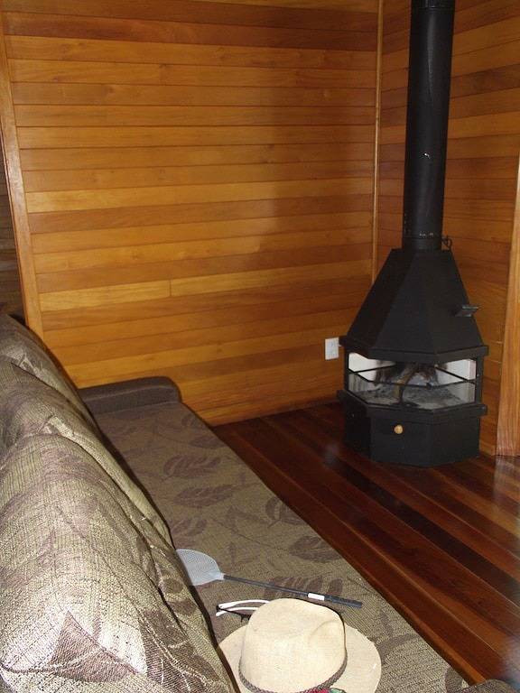 # Edles Creme-Chalet in der Ecke des Rasenberges in Gramado, Rio Grande do Sul