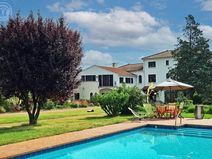 Gîte pour 6 personnes, avec Terrasse ainsi que Jardin et Piscine
