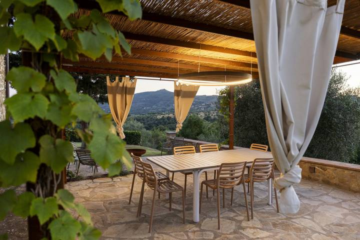Villa in pietra con vista sui vigneti di Panicale in Panicale, Lago Trasimeno