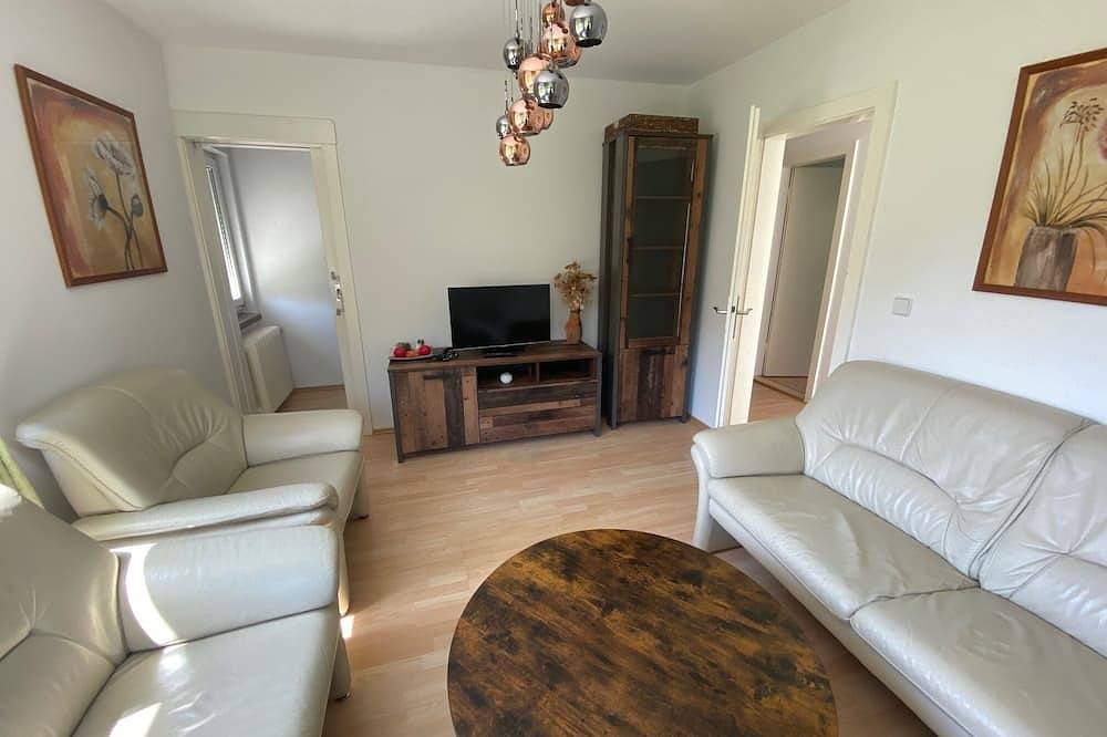 Ganze Wohnung, Ferienwohnung \"Hang\" in einem Ferienhaus - in direkter Seelage in Motzen, Mittenwalde
