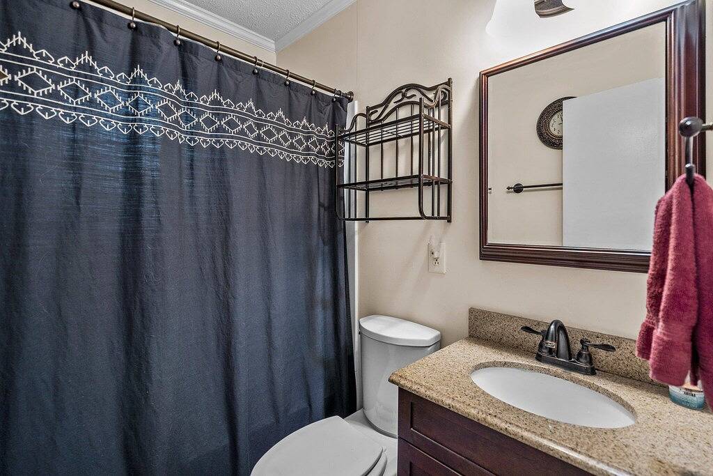 Walk to Beach • Hot Tub • Pool Table • Ideal for Long Stays in Oak Island (NC), Brunswick County