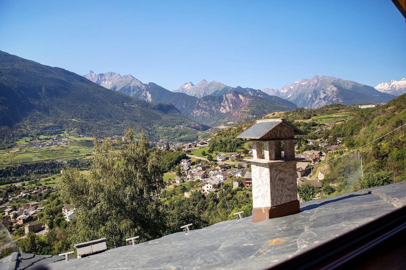 Ganze Wohnung, Ferienwohnung 'Appartamento 1' mit Bergblick und Wlan in Comune di Sarre, Walliser Alpen