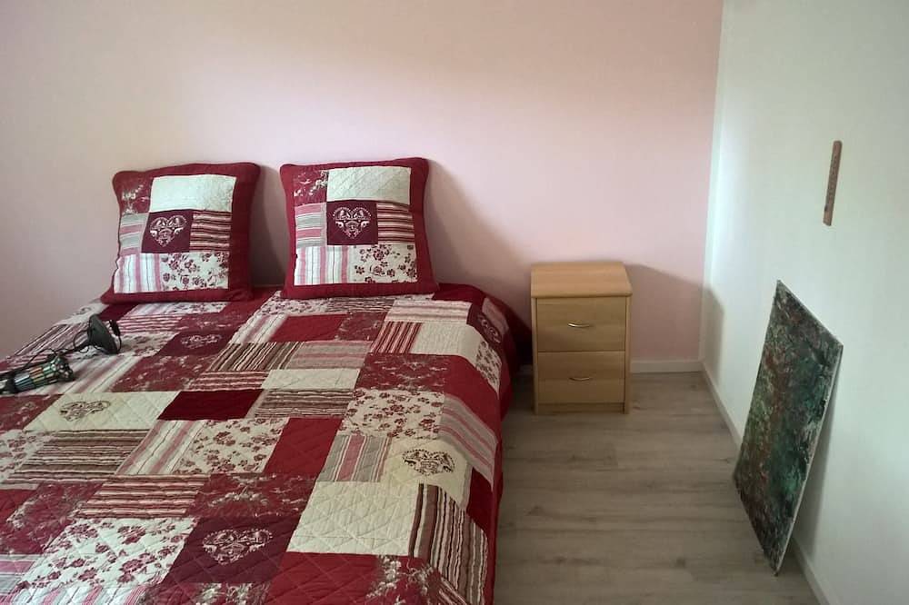Comfortable quite room in 1-family house, perfect public transportation in Lämmerspiel, Mühlheim am Main