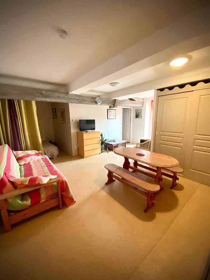 Appartement entier, Appartement de vacances pour 2 personnes avec terrasse in Carbonne, Haute-Garonne