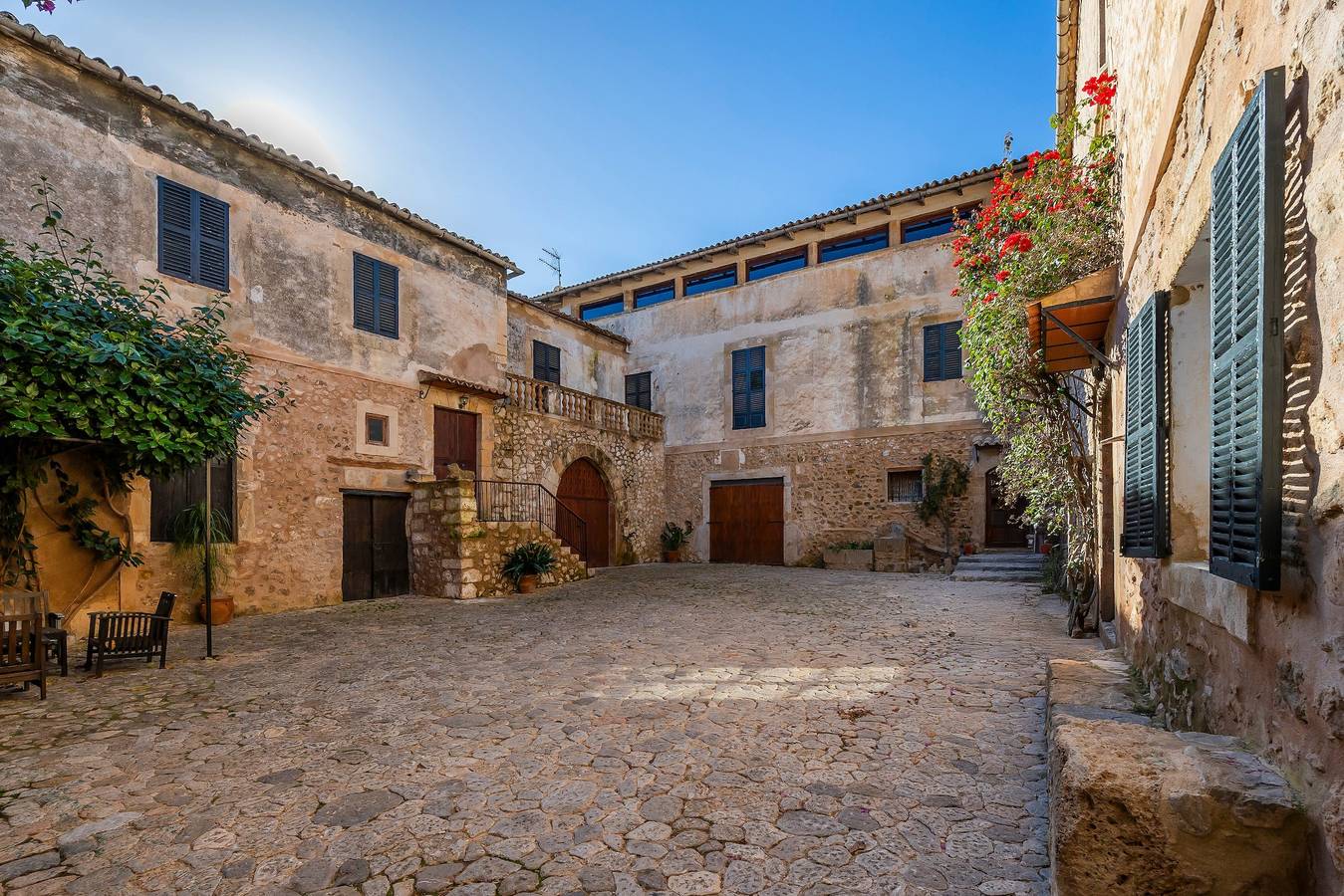 Room 'Habitación 3' with Mountain View, Shared Pool and Wi-Fi in Puigpunyent, West Majorca