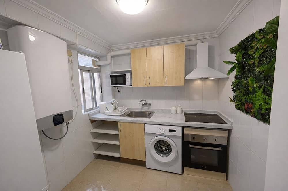 Entire apartment, Cozy Private Room 1 in Comfortable Apartment close to City Center of Castellon in Castellón de la Plana, Costa del Azahar