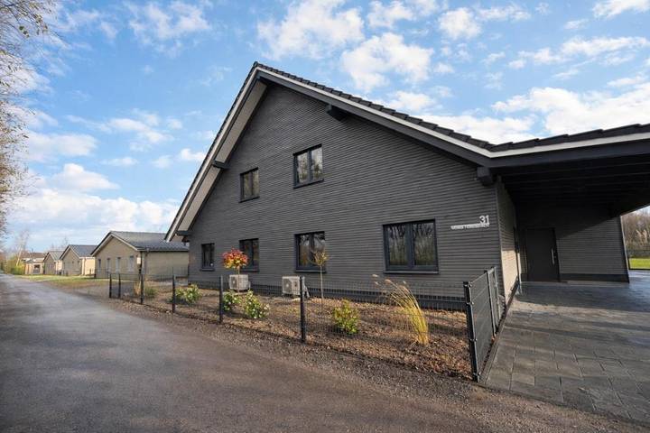 Ferienhaus für 10 Personen, mit Ausblick und Seeblick sowie Garten - 1