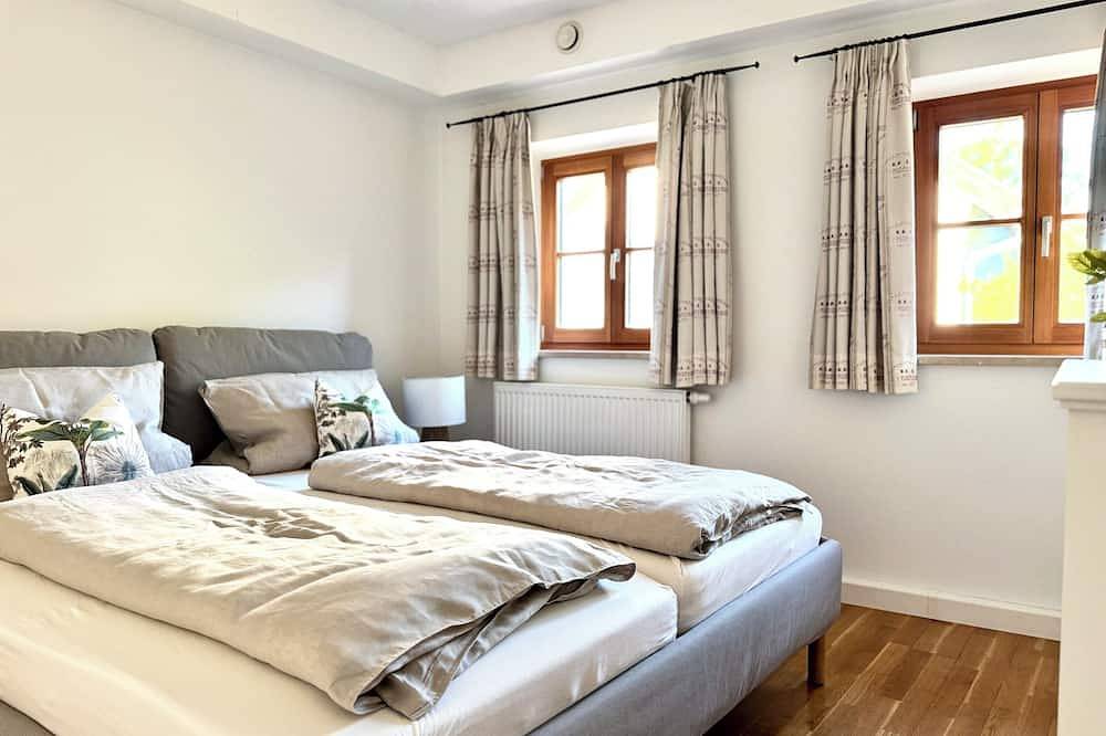 Ganze Wohnung, Ferienwohnung 48 m² mit großem Balkon in Höslwang, Chiemsee