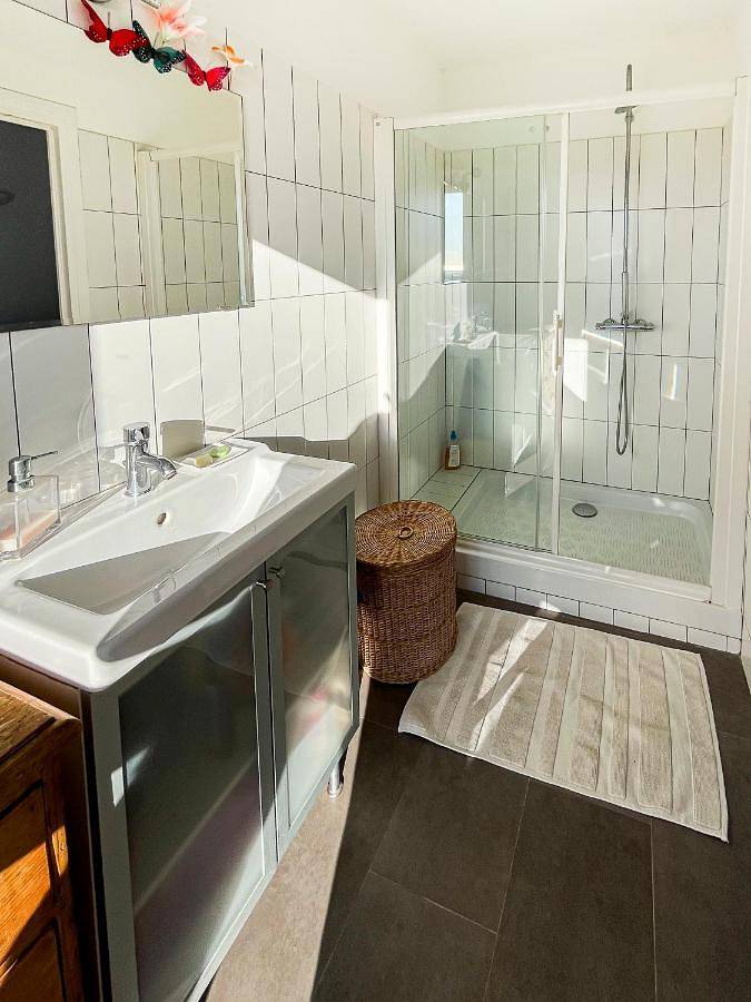 Location de vacances pour 8 personnes, avec vue ainsi que balcon et piscine à Castellare-di-Casinca - 4