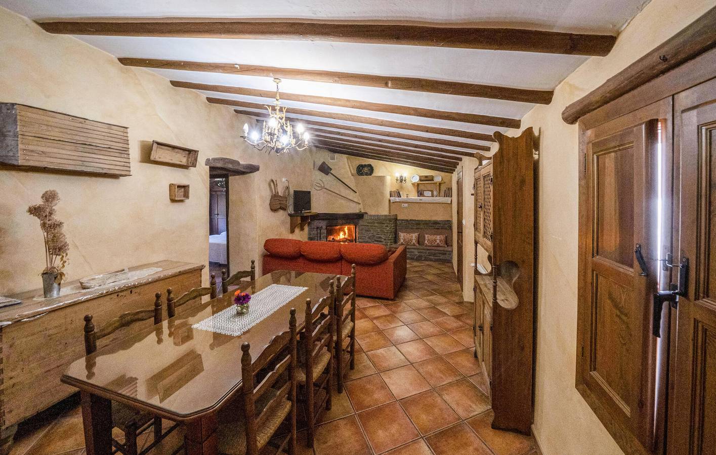 Acogedor apartamento Laroya con piscina, WiFi y chimenea in Laroya, Provincia de Almería