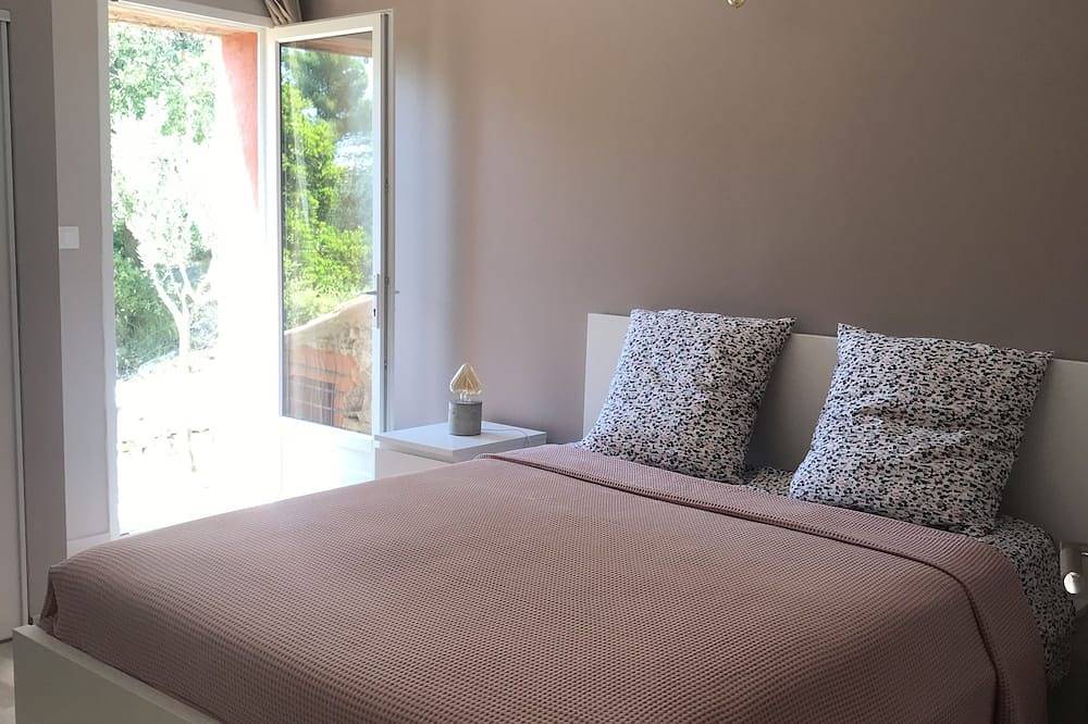 Pretty little listed maset with natural Jacuzzi in Draguignan, Draguignan Region