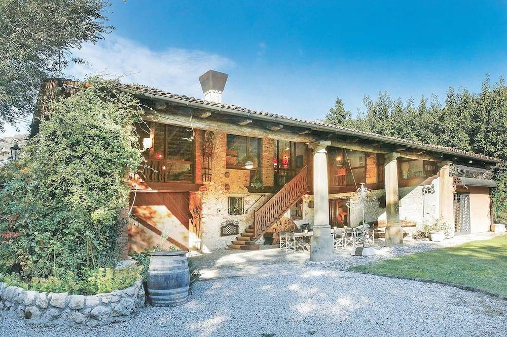 Gorgeous home in Barbarano Vicentino Vi in Barbarano Vicentino, Mossano