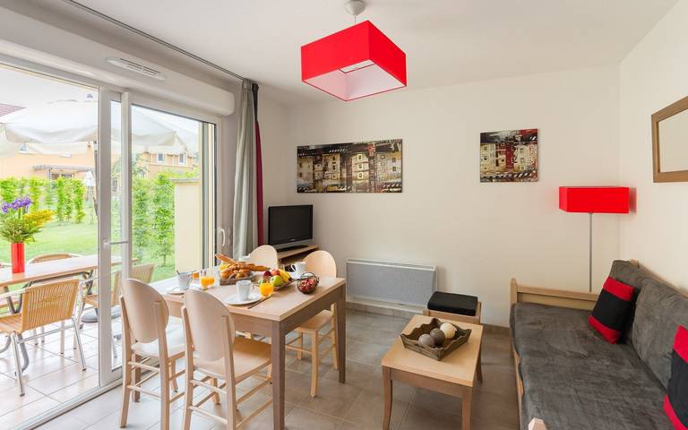 Location de vacances pour 4 personnes, avec Balcon et Terrasse ainsi que Piscine et Sauna à Montignac