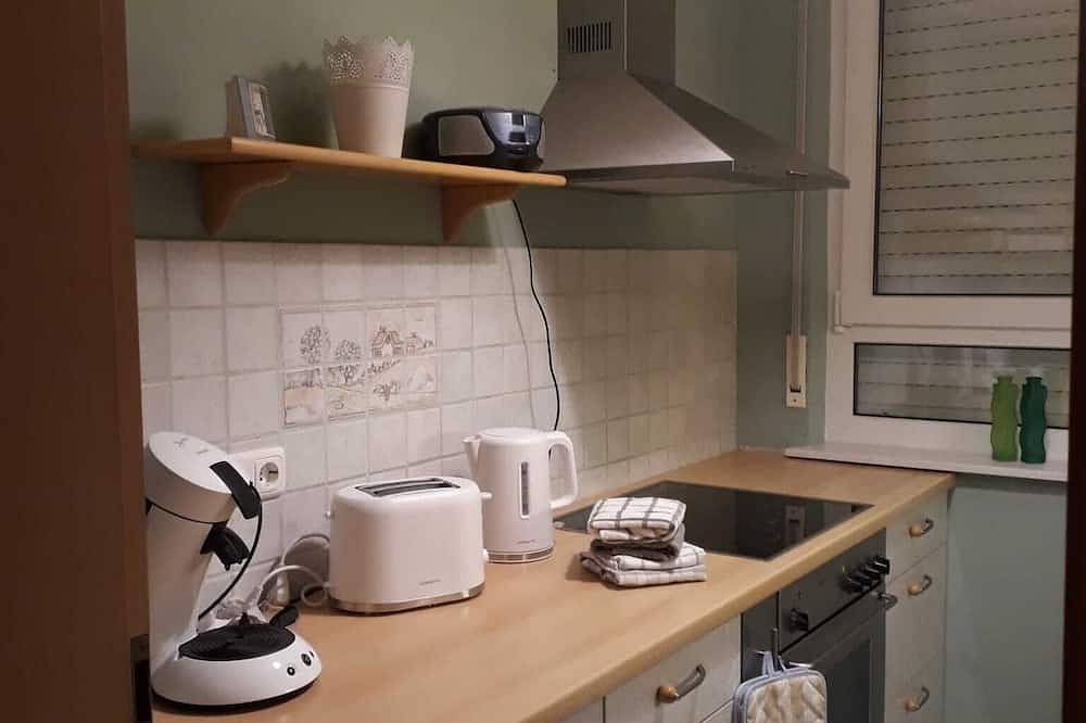 Geheel appartement, Large bright vacation apartment_only for private guests_ no fitters in St. Leon-Rot, Rijndal