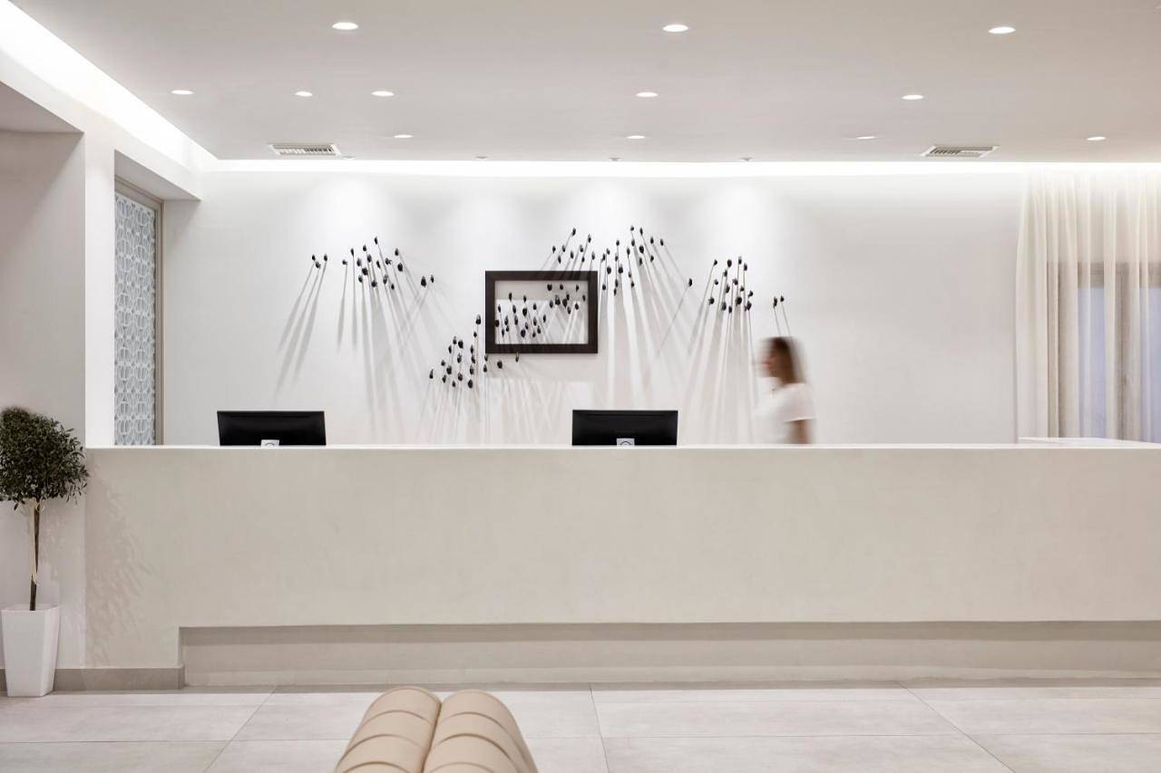 Costa Grand Resort & Spa in Kamari, Santorini