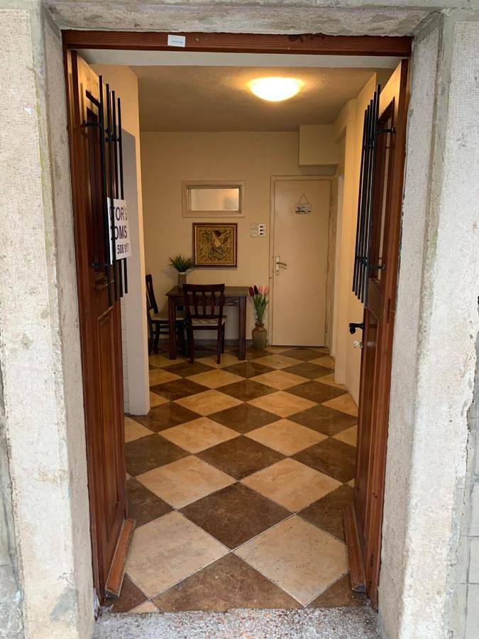 Gîte pour 2 personnes, avec terrasse, animaux acceptés à Kotor - 3