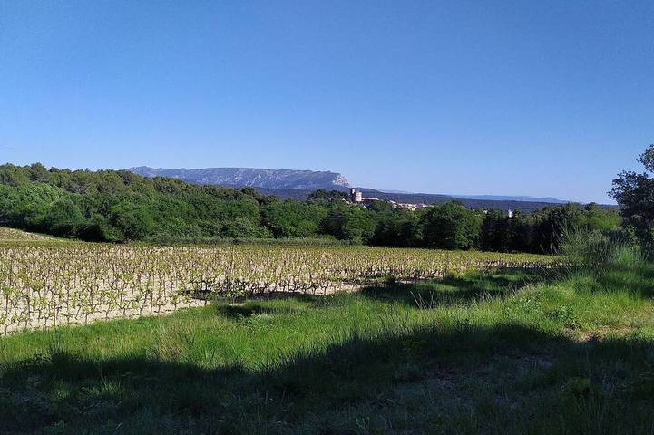 Location de vacances pour 5 personnes, avec jardin à Venelles
