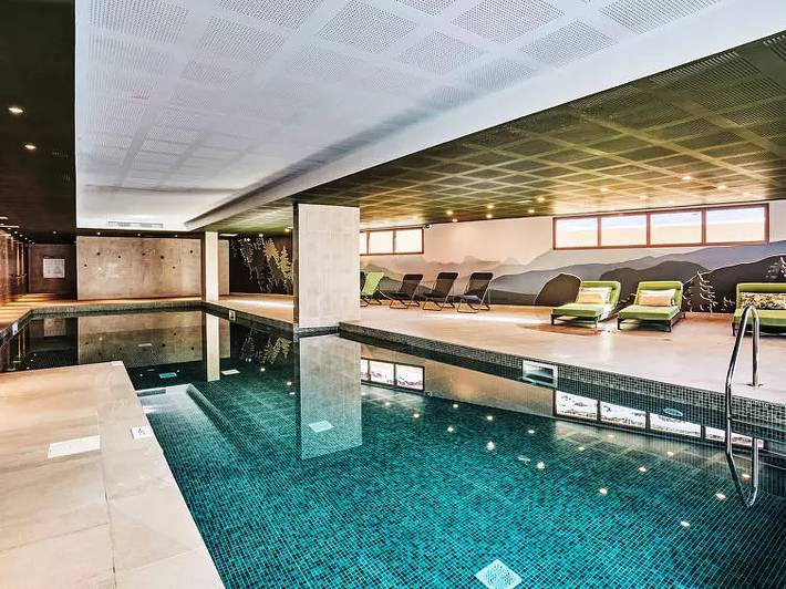 Gîte pour 4 personnes, avec sauna ainsi que terrasse et piscine, animaux acceptés dans les Alpes maritimes