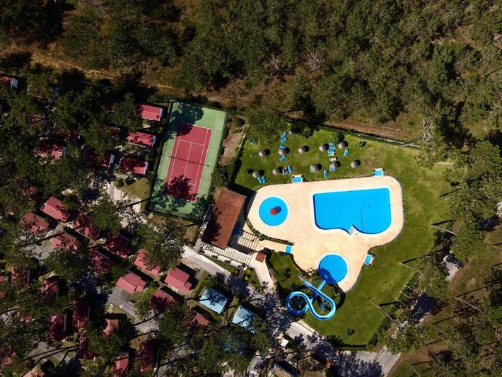 Location de vacances pour 2 personnes, avec piscine et terrasse ainsi que bassin pour enfant et jardin dans São Pedro de Moel - 3