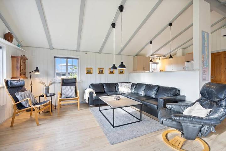 Bjerregård: Ferienhaus mit Sauna und Kamin für erholsame Tage in Hvide Sande, Holmsland Klit