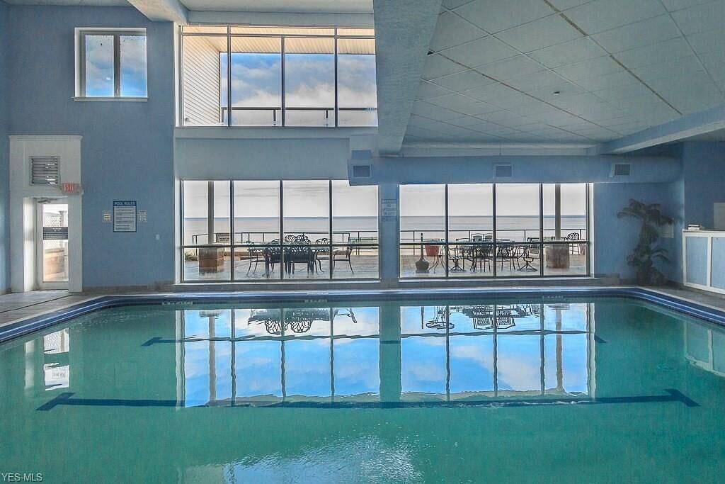 Ganze Wohnung, Lakefront Condo mit eigenem Strand und Innenpool! in Geneva-on-the-Lake, Ashtabula County