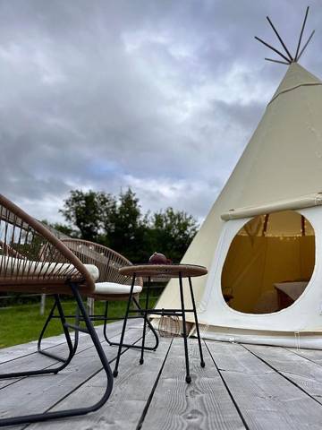 Tente pour 2 personnes, avec jardin ainsi que terrasse et vue dans le Calvados