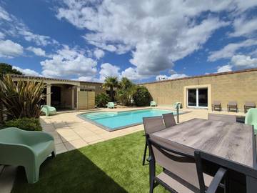 Gîte pour 10 personnes, avec piscine et terrasse dans Montrevault-sur-Èvre