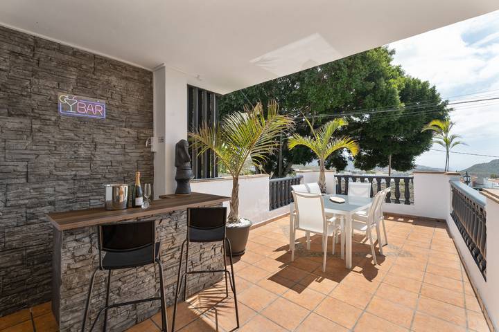 Location de vacances pour 4 personnes, avec jardin à Arona - 3