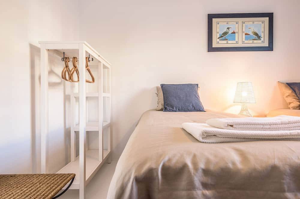 Villa over the Atlantic Ocean in Magoito-Sintra in Praia do Magoito, São João das Lampas e Terrugem