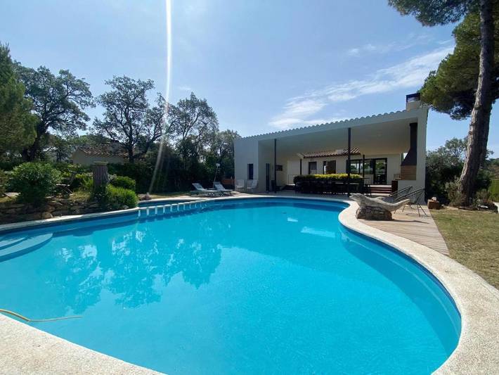 Ferienhaus für 7 Personen, mit Balkon und Terrasse sowie Garten und Pool