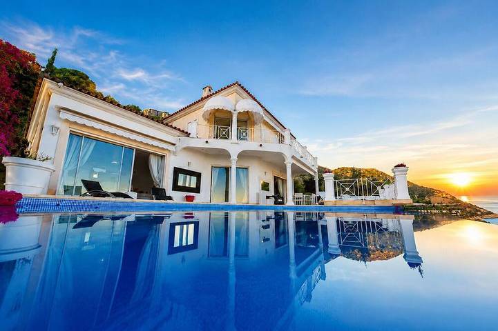 Villa pour 9 personnes, avec Jardin et Sauna à Beausoleil