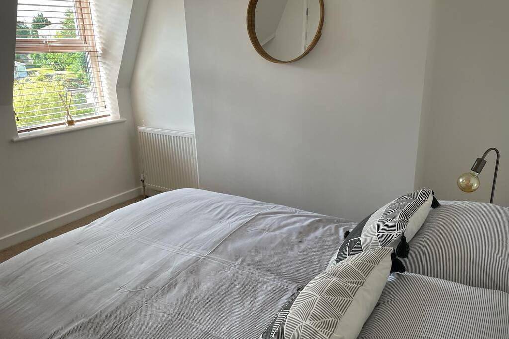 Entire apartment, One-Bedroom Apartment in Menai Bridge, Isle of Anglesey