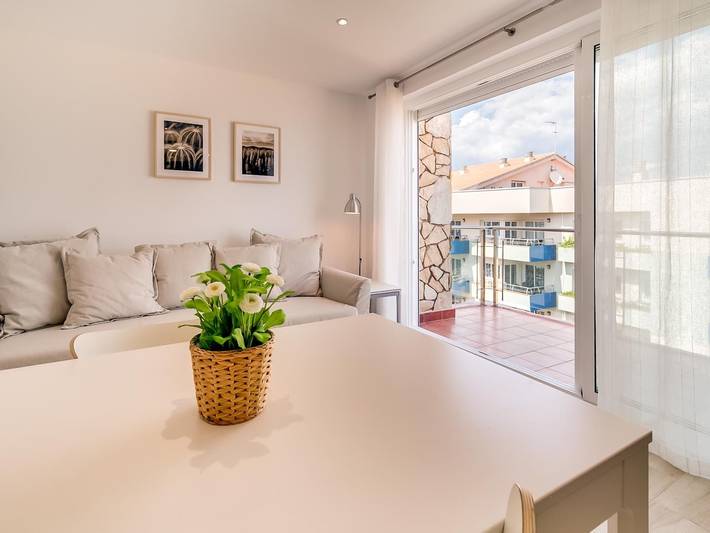 Gîte pour 4 personnes, avec vue sur l’océan ainsi que piscine et terrasse à Santa Susanna - 3