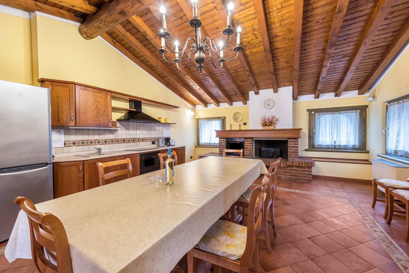 Ganze Wohnung, Ferienwohnung 'Oleadei - Zeus' mit Bergblick, Wlan und Klimaanlage in San Felice del Benaco, Gardasee-Berge