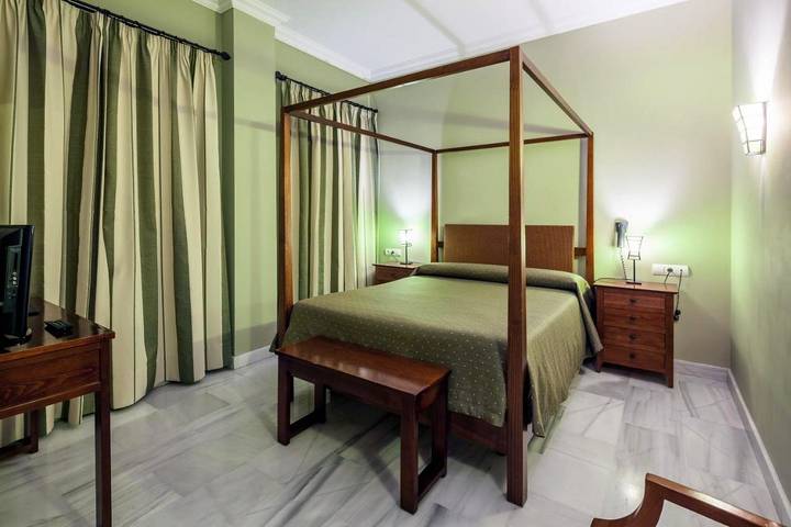 Hôtel pour 2 personnes, avec terrasse, animaux acceptés à Osuna - 2