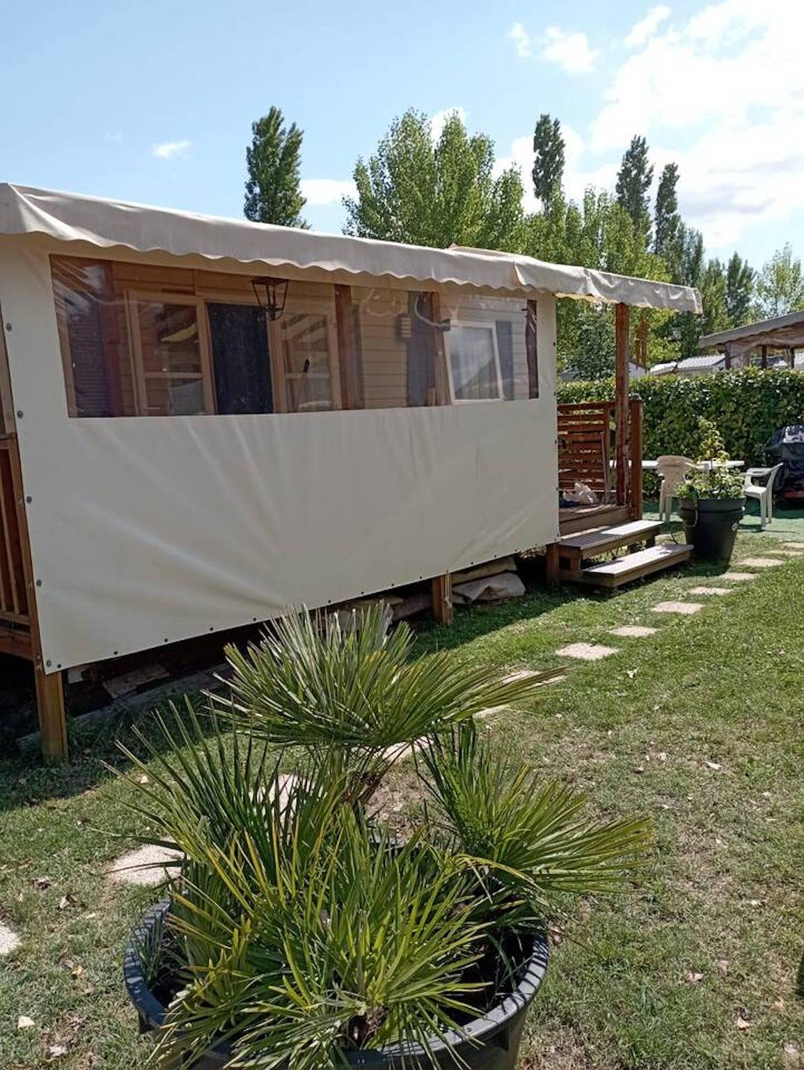Bungaló cómodo en Condrieu con piscina compartida in Condrieu, Parque Natural Regional de Pilat