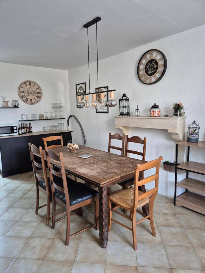 Location de vacances pour 6 personnes, avec terrasse à Sanxay